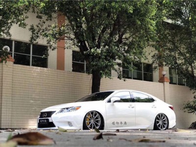 Trendy Lexus ES lowered Discover the most beautiful style