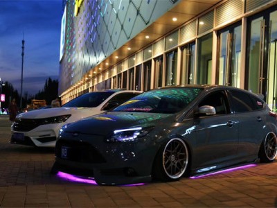 Hatchback Ford Focus MK3 lowered in love