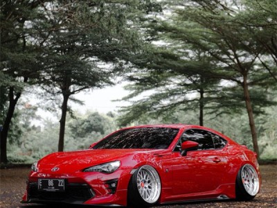 Outer eight shape Toyota 86 lowered full of personality