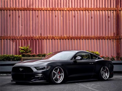 Unleash the Beast: Ford Mustang with Lowered Suspension