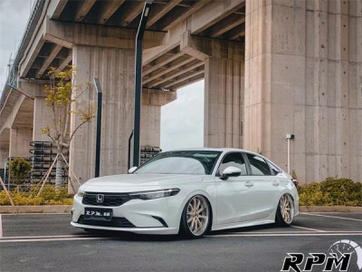 Unhindered Journey: The Perfect Combination of Honda Civic and Lowered Modification