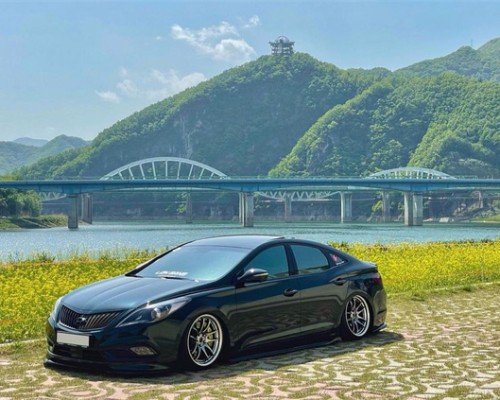 Elevate Your Hyundai ZAERA HG with a Lowered Suspension for Enhanced Style and Performance