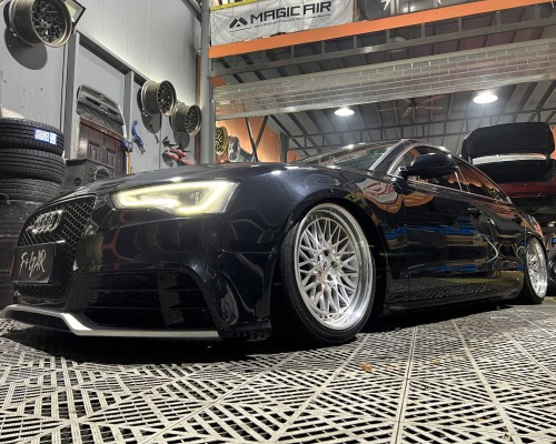 “Sleek Sophistication: The Audi A5 Lowered Customization”