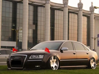 “Unleashing Elegance: The Audi S8 Lowered Customization”