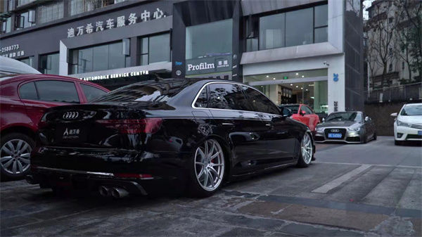 Stylish appearance Audi A4 lowered dynamic posture